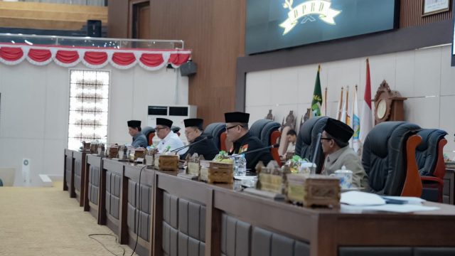 Rapat Paripurna Pendapat Gubernur Terhadap Raperda Usul DPRD Banten